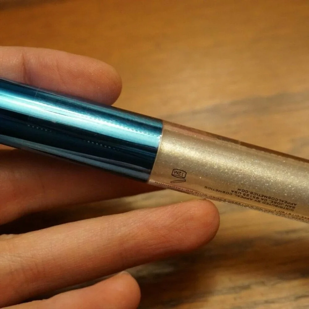 Appeal LOT Liquid Lipstick Nude Holographic Gloss